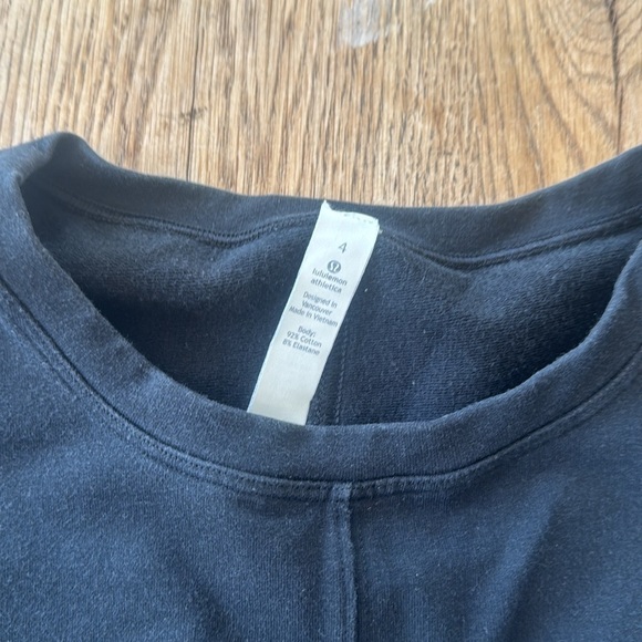Lululemon womens short sleeve sweatshirt - Picture 3 of 4